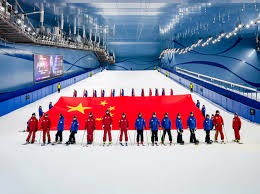 这引体向上的姿势是相当的标准