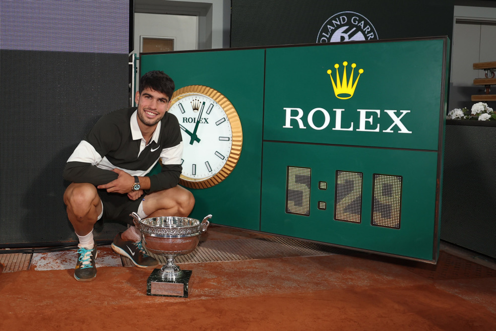 表现持续攀 表现持续攀